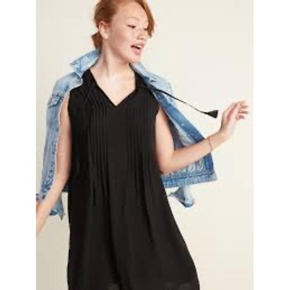 Old Navy Women's Black Sleeveless Dress Pleated V Neck Size M‎ Casual